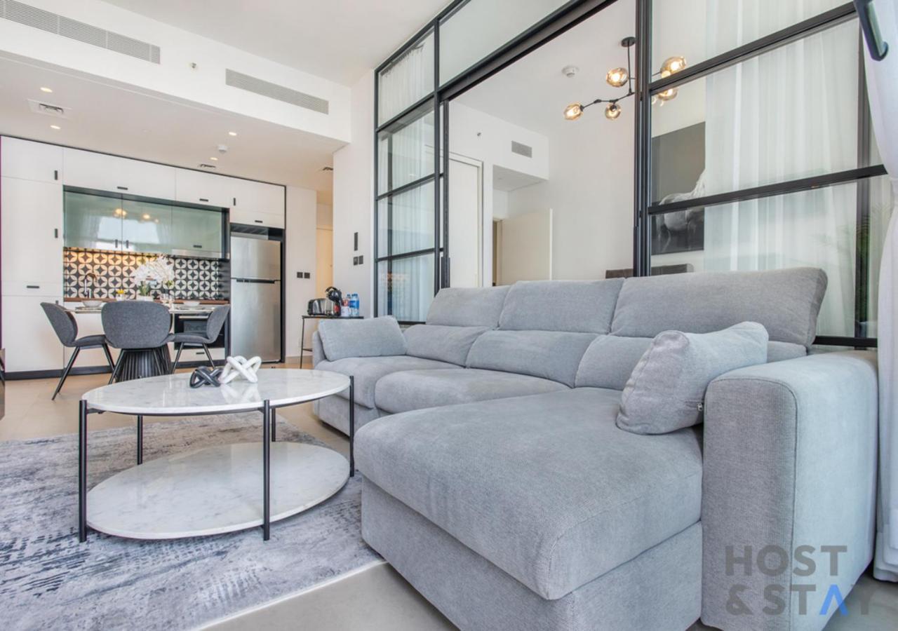 Modern 2br At Collective, Hills * Dubai