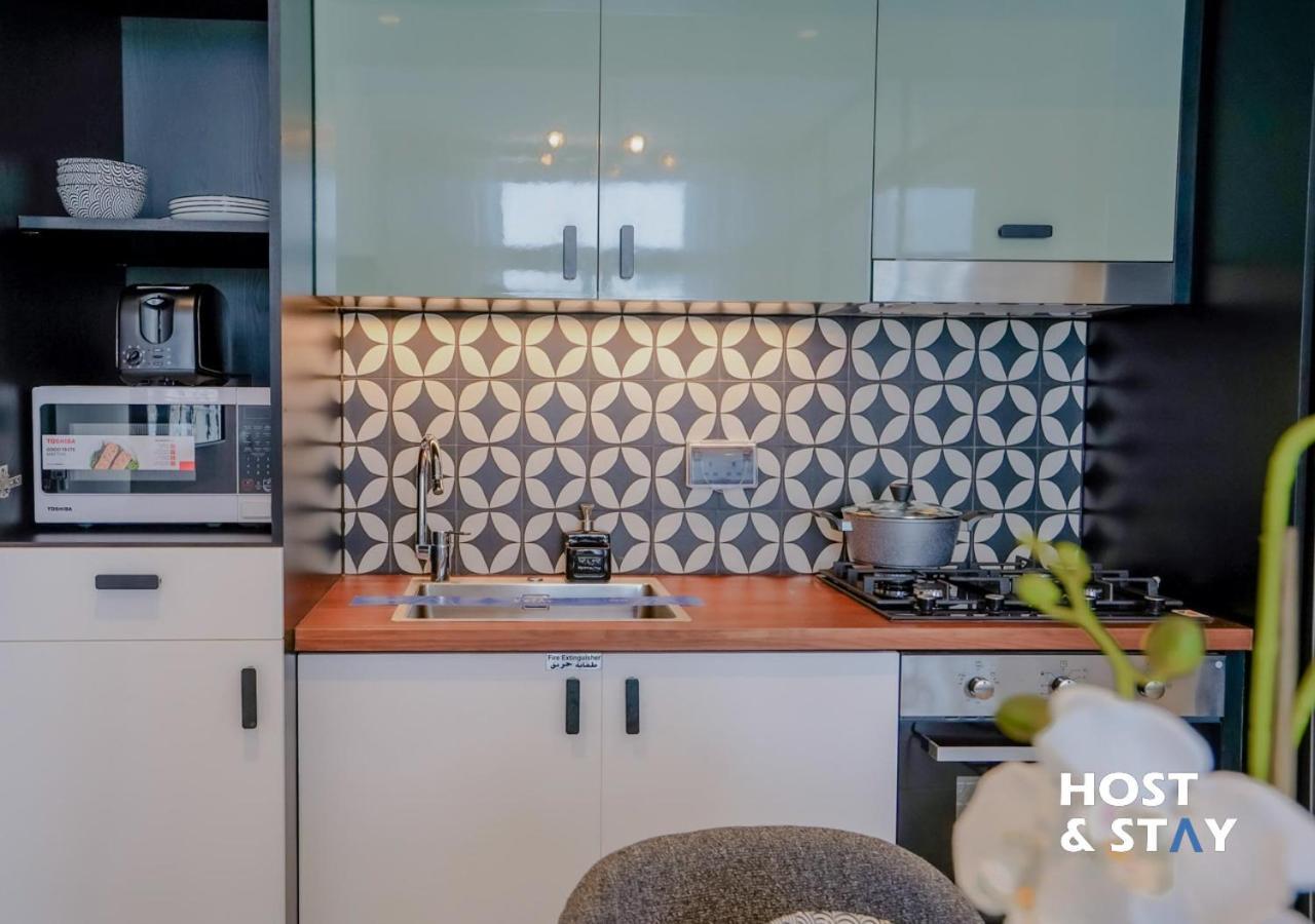 Modern 2br At Collective, Hills Apartment Dubai